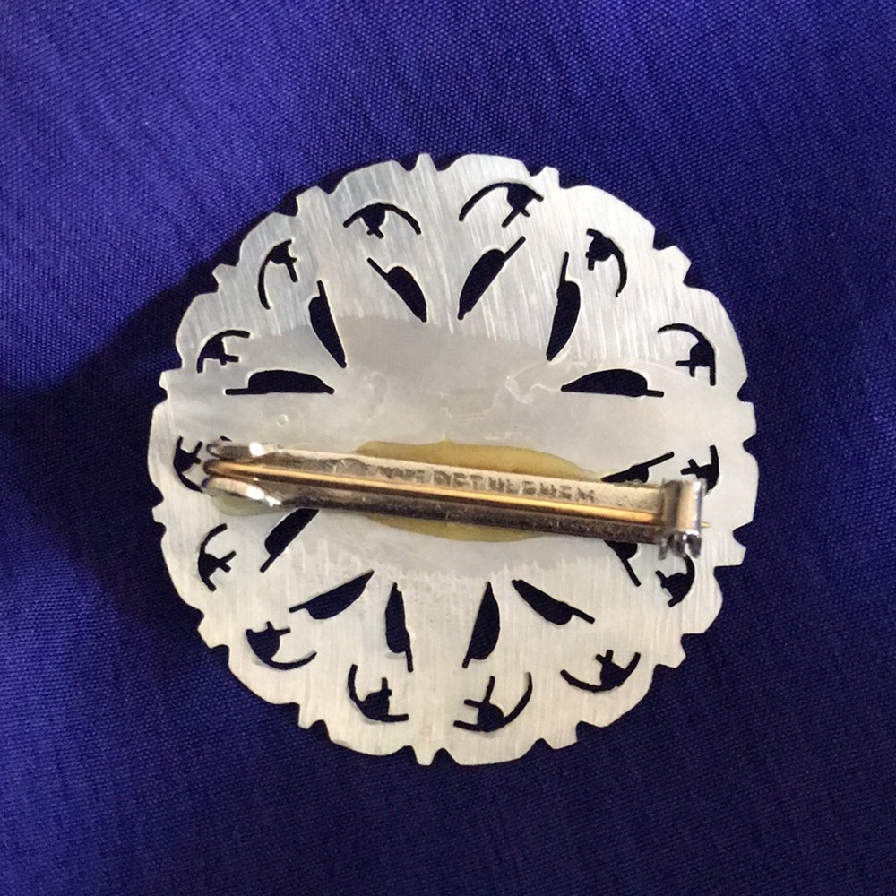 Intricate Bethlehem Carved Mother Of Pearl Pin / Brooch; Stamped; Star; Doves - Picture 7 of 9